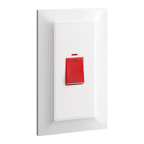 Legrand Бойлерен ключ 45А, двуполюсен, голям с индикация, Belanko-S, 617677, Бял, Вертикален